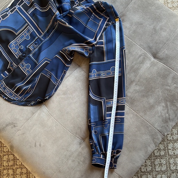 Ann Taylor women’s navy blue blouse - Picture 10 of 10